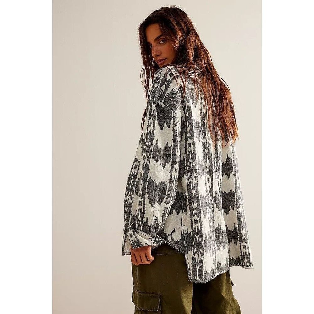 Free People We The Free Izzie Cargo Jacquard Shirt Size S - Picture 4 of 8